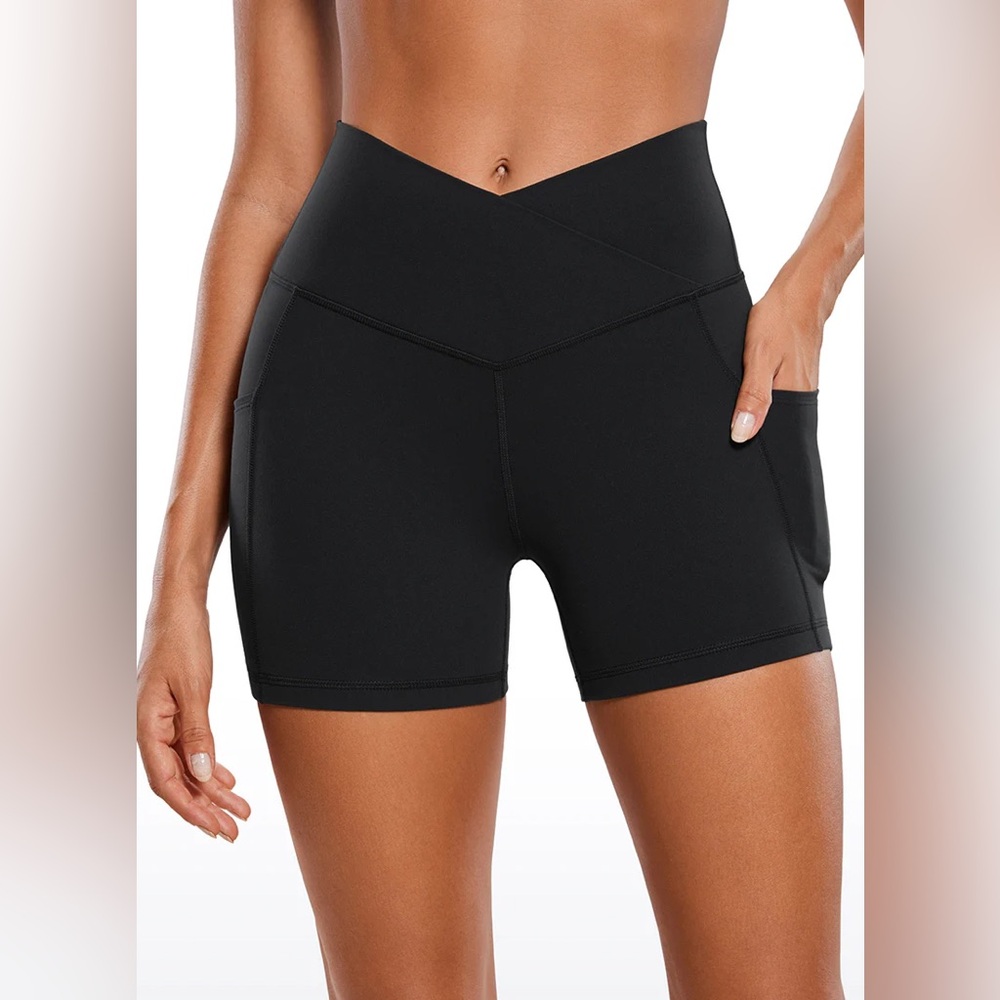 Butterluxe Yoga Pockets Shorts 4''- V Cross Waist - Picture 3 of 7